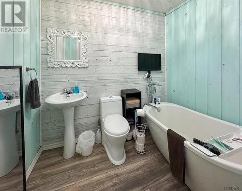 74 Empire St, Latchford, ON - Indoor Photo Showing Bathroom