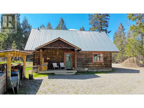 4977 Plateau Road, 108 Mile Ranch, BC - Outdoor