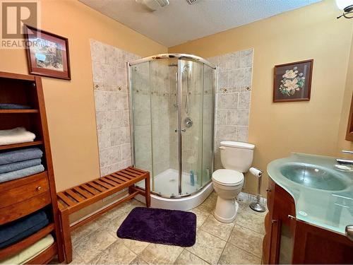 1649 Tappen Notch Hill Road, Tappen, BC - Indoor Photo Showing Bathroom