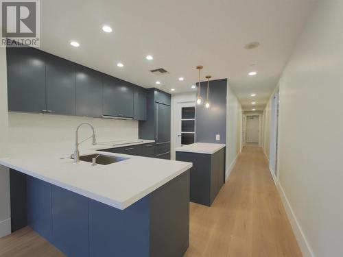 628 Kinghorne Mews, Vancouver, BC - Indoor Photo Showing Kitchen With Upgraded Kitchen