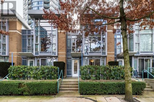 1050 Pacific Boulevard, Vancouver, BC 