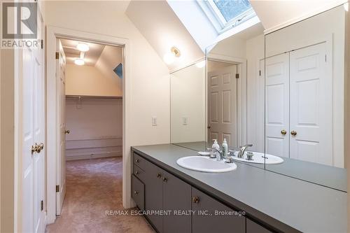 21 Second Street, Oakville, ON - Indoor Photo Showing Bathroom