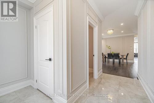 34 Hamilton Crt, Caledon, ON - Indoor Photo Showing Other Room