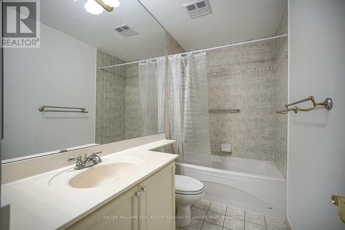2511 - 25 Kingsbridge Garden Circle, Mississauga, ON - Indoor Photo Showing Bathroom