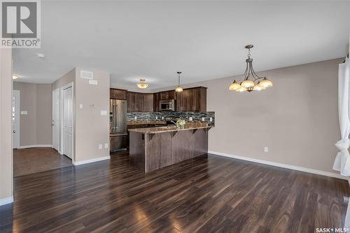 424 Snead Crescent, Warman, SK - Indoor Photo Showing Kitchen