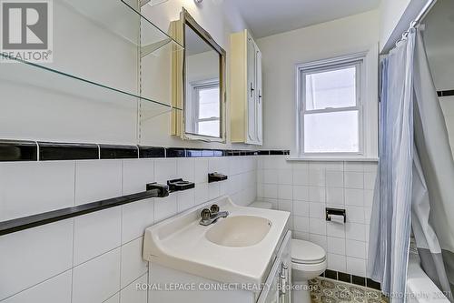 166 Moore Park Ave, Toronto, ON - Indoor Photo Showing Bathroom