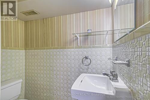 166 Moore Park Ave, Toronto, ON - Indoor Photo Showing Bathroom