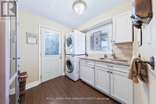 133 Ellis Ave, King, ON - Indoor Photo Showing Laundry Room