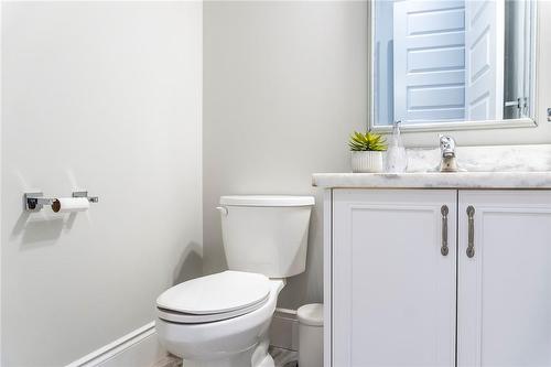 20 Deerfield Lane, Ancaster, ON - Indoor Photo Showing Bathroom