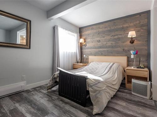 1396 West Rd, Quadra Island, BC - Indoor Photo Showing Bedroom