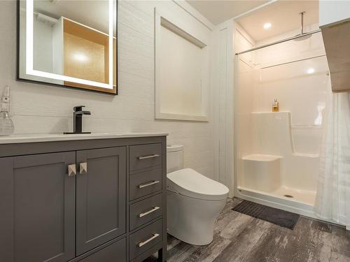 1396 West Rd, Quadra Island, BC - Indoor Photo Showing Bathroom