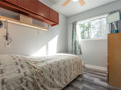 1396 West Rd, Quadra Island, BC - Indoor Photo Showing Bedroom