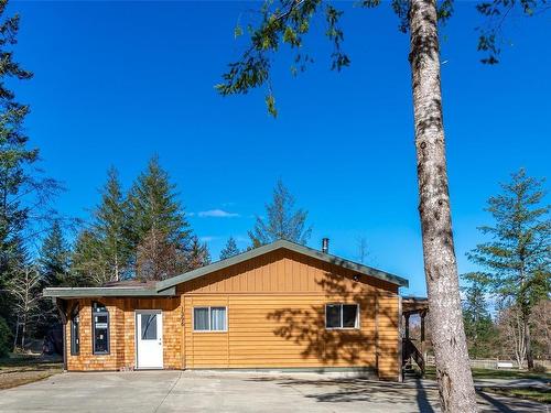 1396 West Rd, Quadra Island, BC - Outdoor With Facade