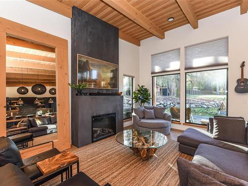 4359 Camco Rd, Courtenay, BC - Indoor Photo Showing Living Room With Fireplace