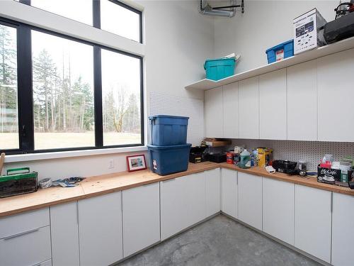 4359 Camco Rd, Courtenay, BC - Indoor Photo Showing Kitchen