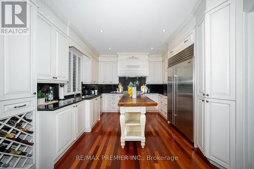 51 Ballantrae Rd, Whitchurch-Stouffville, ON - Indoor Photo Showing Kitchen