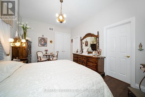 51 Ballantrae Rd, Whitchurch-Stouffville, ON - Indoor Photo Showing Bedroom