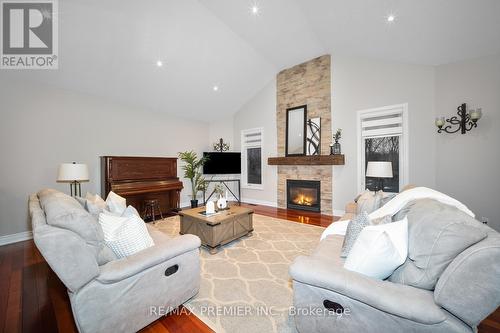 51 Ballantrae Rd, Whitchurch-Stouffville, ON - Indoor Photo Showing Living Room With Fireplace