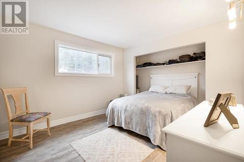 2527 Islandview Road, Blind Bay, BC - Indoor Photo Showing Bedroom