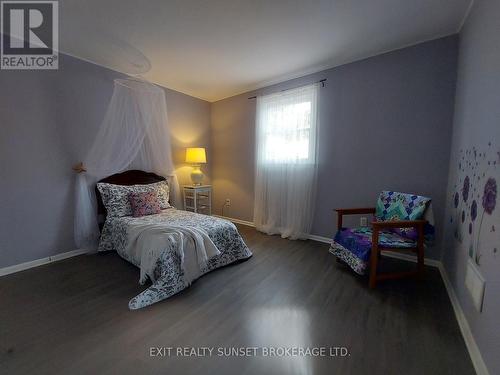 66 Needham Street, Kawartha Lakes, ON - Indoor Photo Showing Bedroom