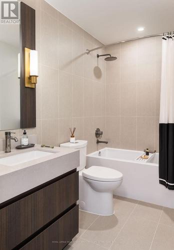 #310 -425 Wellington St W, Toronto, ON - Indoor Photo Showing Bathroom