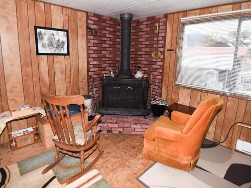 7520 West Subdivision Road, Clinton, BC - Indoor With Fireplace