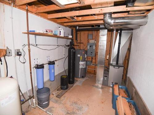 7520 West Subdivision Road, Clinton, BC - Indoor Photo Showing Basement