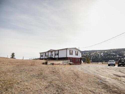 7520 West Subdivision Road, Clinton, BC - Outdoor