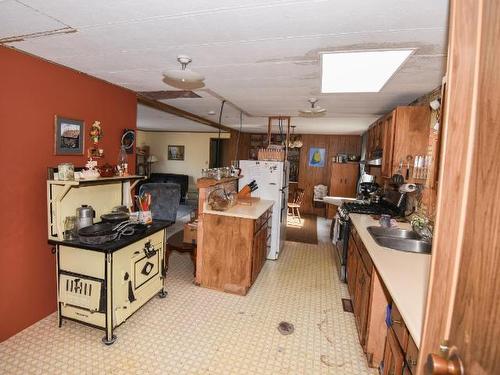 7520 West Subdivision Road, Clinton, BC - Indoor Photo Showing Kitchen With Double Sink