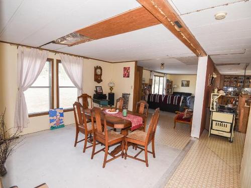 7520 West Subdivision Road, Clinton, BC - Indoor Photo Showing Bedroom