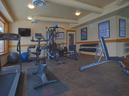 24-130 Colebrook Rd, Kamloops, BC - Indoor Photo Showing Gym Room