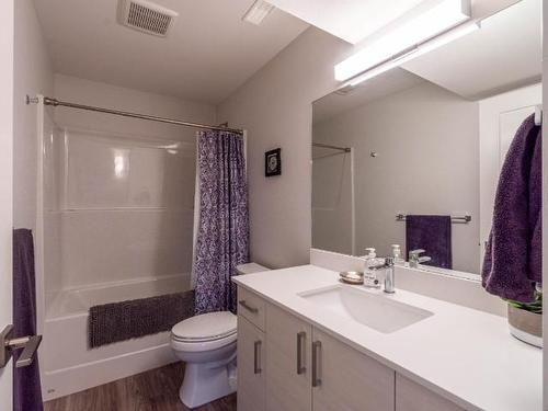 5766 Dallas Drive, Kamloops, BC - Indoor Photo Showing Bathroom