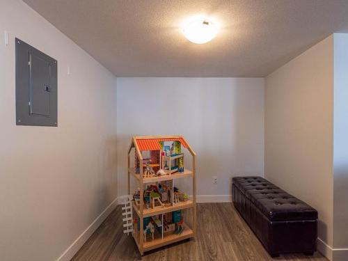 5766 Dallas Drive, Kamloops, BC - Indoor Photo Showing Other Room