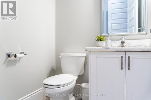 20 Deerfield Lane, Hamilton, ON - Indoor Photo Showing Bathroom