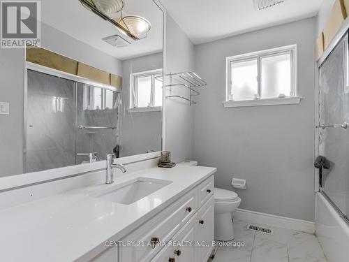 387 Crosby Avenue, Richmond Hill, ON - Indoor Photo Showing Bathroom