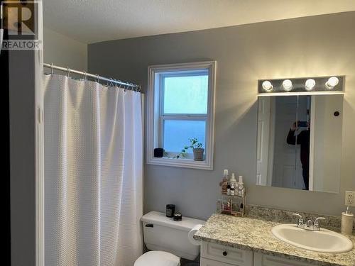 328 E Victoria Street, Vanderhoof, BC - Indoor Photo Showing Bathroom