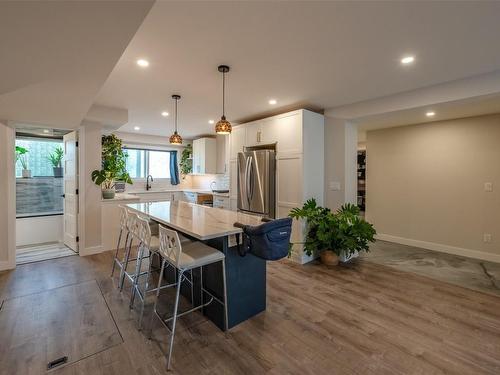 57 Greenwood Drive, Penticton, BC - Indoor Photo Showing Kitchen With Upgraded Kitchen