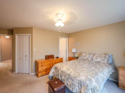 536 Red Wing Drive, Penticton, BC - Indoor Photo Showing Bedroom