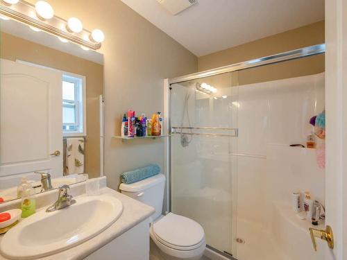 536 Red Wing Drive, Penticton, BC - Indoor Photo Showing Bathroom