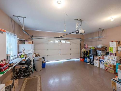 536 Red Wing Drive, Penticton, BC - Indoor Photo Showing Garage