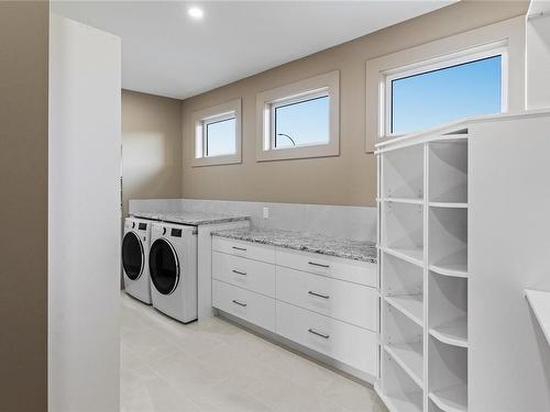 1831 Westlock Rd, Duncan, BC - Indoor Photo Showing Laundry Room