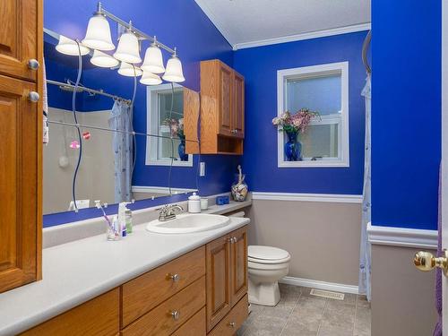 5769 River Rd, Port Alberni, BC - Indoor Photo Showing Bathroom