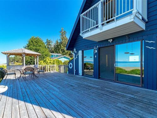 5945 Island Hwy West, Qualicum Beach, BC - Outdoor With Deck Patio Veranda