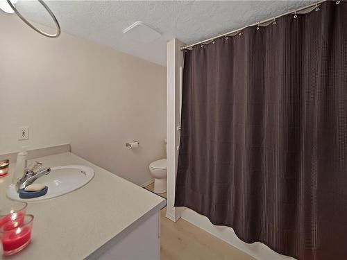 110-3855 11Th Ave, Port Alberni, BC - Indoor Photo Showing Bathroom