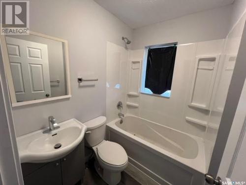 701 Montague Street, Regina, SK - Indoor Photo Showing Bathroom