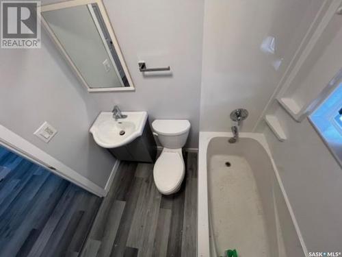 701 Montague Street, Regina, SK - Indoor Photo Showing Bathroom