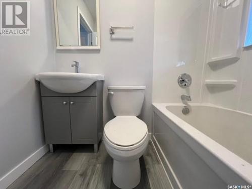 701 Montague Street, Regina, SK - Indoor Photo Showing Bathroom