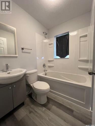 701 Montague Street, Regina, SK - Indoor Photo Showing Bathroom