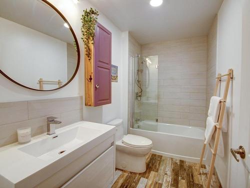 Salle de bains - 315-245 Ch. Bates, Mont-Royal, QC - Indoor Photo Showing Bathroom