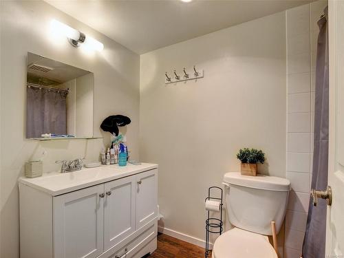 205-1419 Stadacona Ave, Victoria, BC - Indoor Photo Showing Bathroom